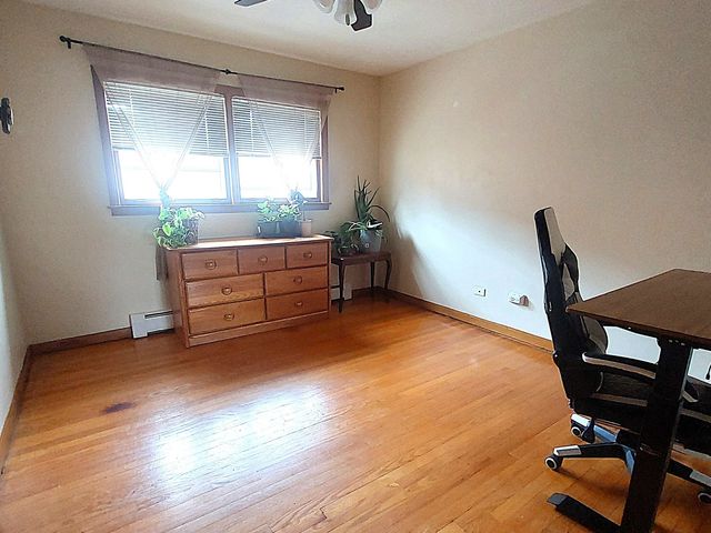 10824 Laporte Avenue, Oak Lawn, IL 60453