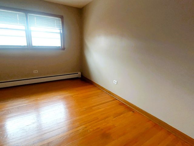 10824 Laporte Avenue, Oak Lawn, IL 60453