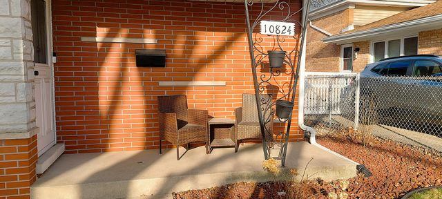 10824 Laporte Avenue, Oak Lawn, IL 60453