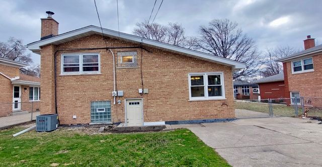 10824 Laporte Avenue, Oak Lawn, IL 60453