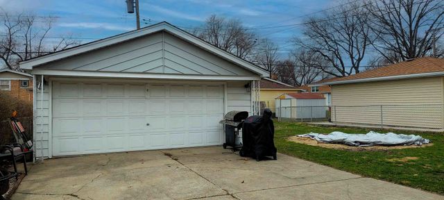 10824 Laporte Avenue, Oak Lawn, IL 60453