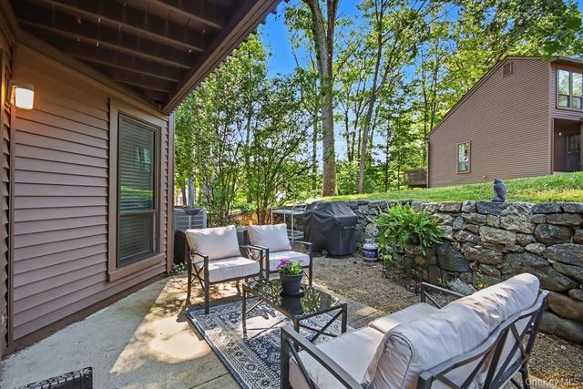 86 Woods Brooke Terrace, Ossining, NY 10562