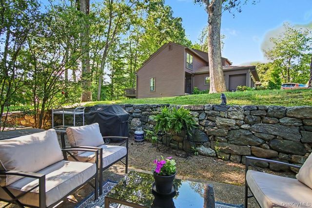 86 Woods Brooke Terrace, Ossining, NY 10562