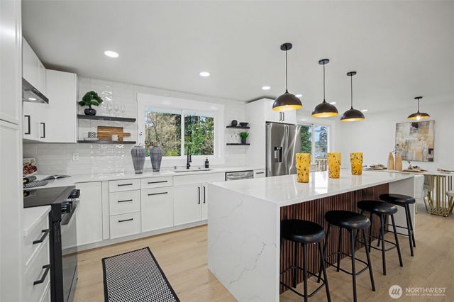 9603 NE 203 Street, Bothell, WA 98011