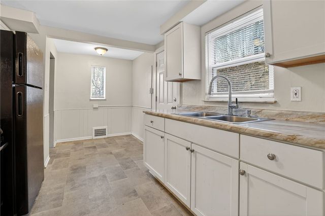 12148 Harvard Dr, Penn Hills, PA 15235