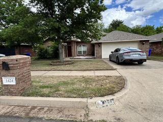 1424 Teakwood Drive, Norman, OK 73071