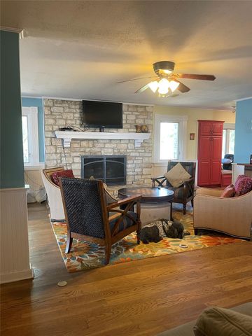 138 Suzann LN, Burnet, TX 78611