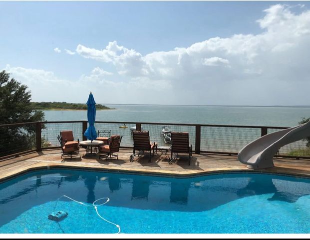 138 Suzann LN, Burnet, TX 78611