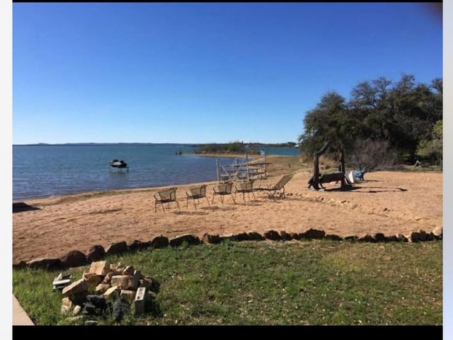 138 Suzann LN, Burnet, TX 78611