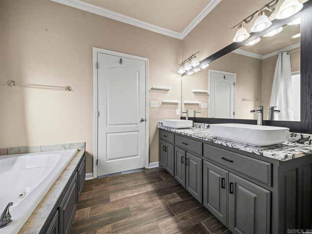 225 Lookout Pt Apt C3, Hot Springs, AR 71913