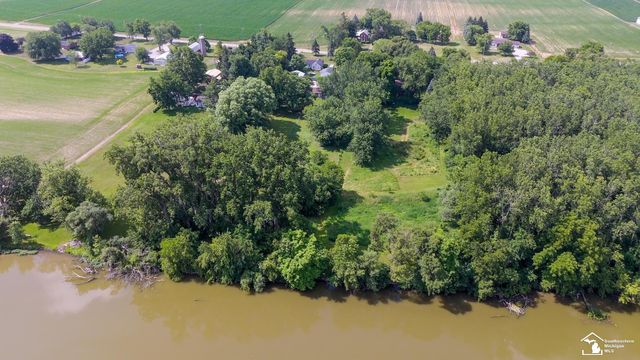 8870 Dixon Road, Raisinville Twp, MI 48161