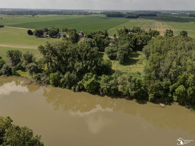 8870 Dixon Road, Raisinville Twp, MI 48161