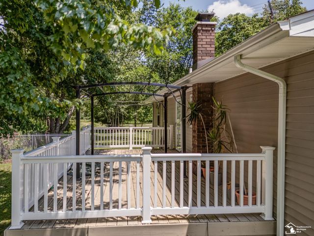 8870 Dixon Road, Raisinville Twp, MI 48161
