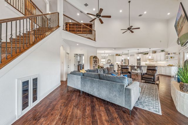 2710 Bob White Drive, Granbury, TX 76049