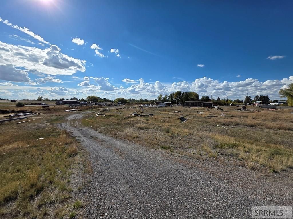 Image 3 of property listing at 2588 E Yellowstone Hwy, St Anthony, ID 83445