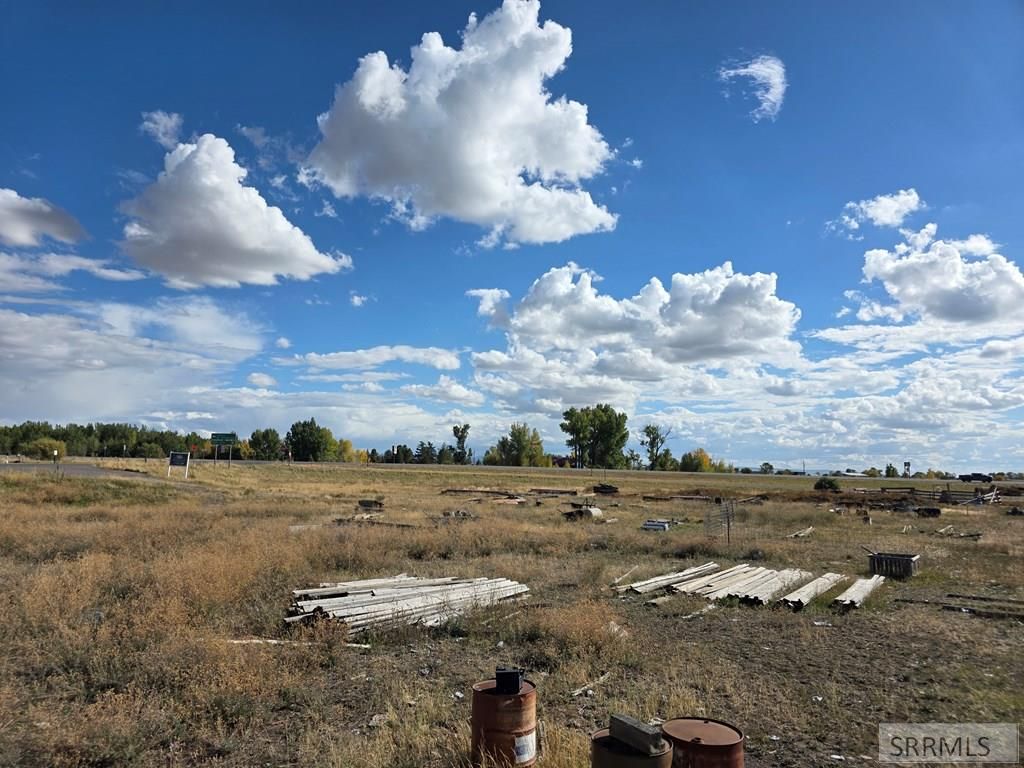 Image 4 of property listing at 2588 E Yellowstone Hwy, St Anthony, ID 83445