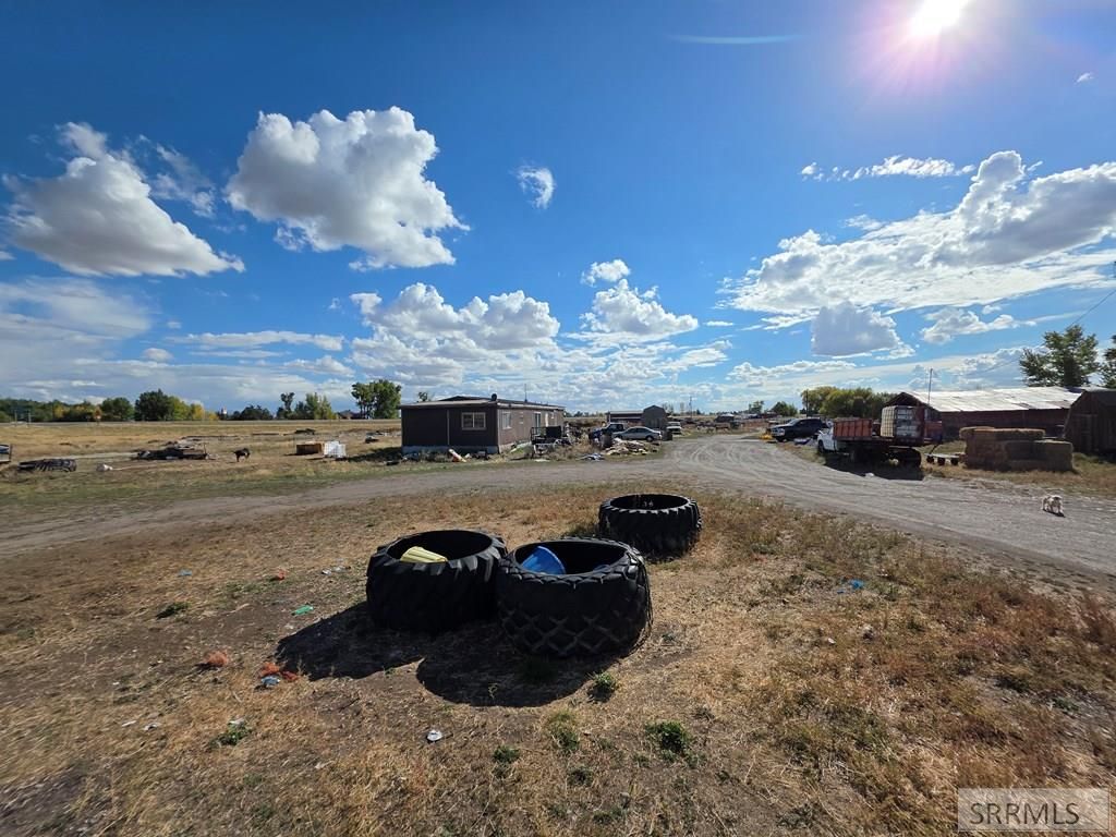 Image 5 of property listing at 2588 E Yellowstone Hwy, St Anthony, ID 83445