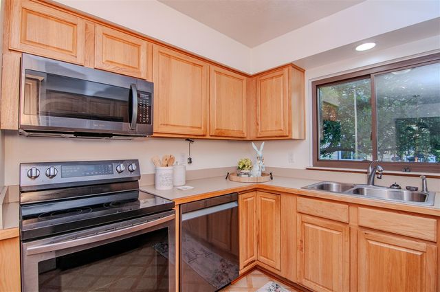 1325 Chartwell Carriage Way, East Lansing, MI 48823