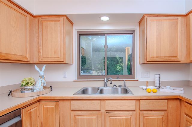 1325 Chartwell Carriage Way, East Lansing, MI 48823