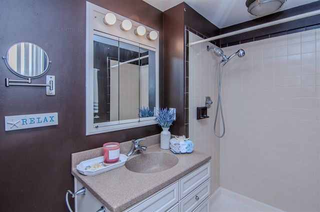 1325 Chartwell Carriage Way, East Lansing, MI 48823
