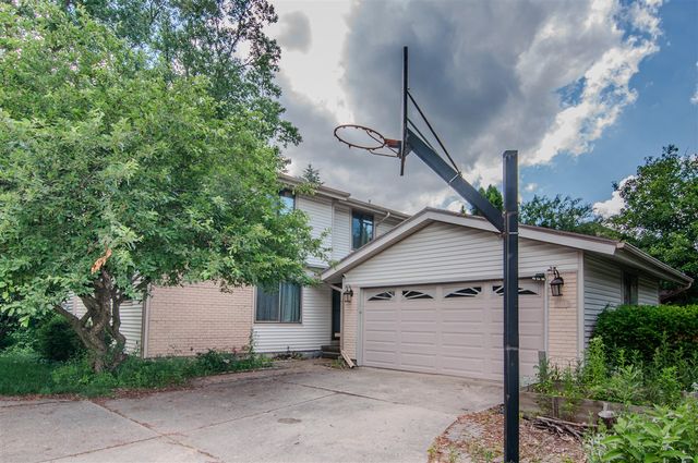 1325 Chartwell Carriage Way, East Lansing, MI 48823