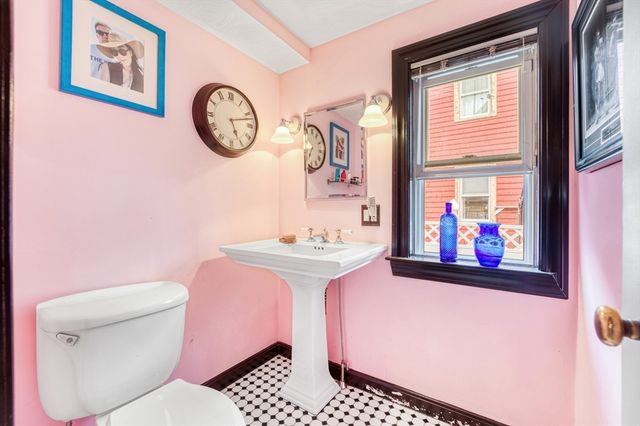 33 Montrose St, Everett, MA 02149
