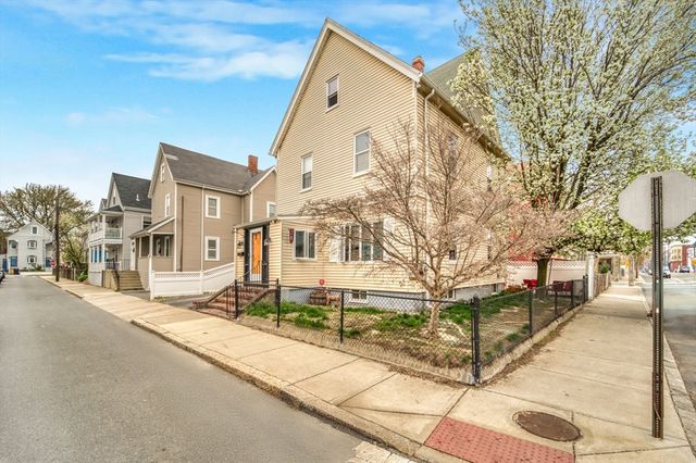 33 Montrose St, Everett, MA 02149
