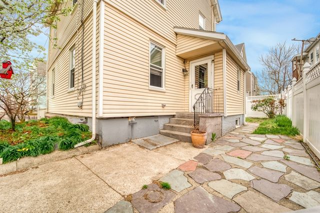 33 Montrose St, Everett, MA 02149