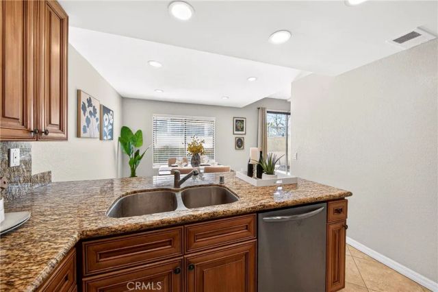 904 Whitewater 6, Fullerton, CA 92833