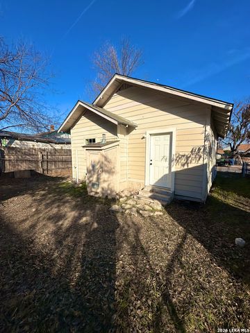 711 S TRINITY ST, San Antonio, TX 78207