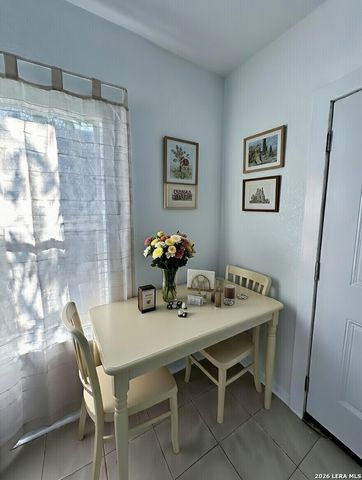 711 S TRINITY ST, San Antonio, TX 78207