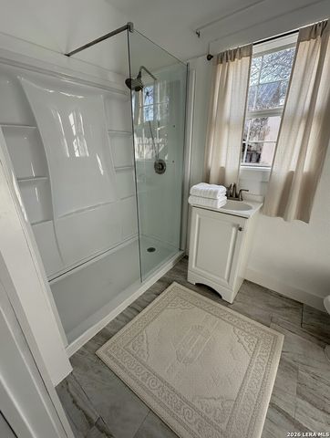 711 S TRINITY ST, San Antonio, TX 78207