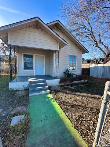 711 S TRINITY ST, San Antonio, TX 78207