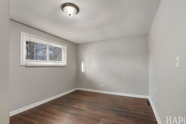 1310 N Poplar Avenue, Round Lake Beach, IL 60073