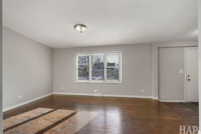 1310 N Poplar Avenue, Round Lake Beach, IL 60073