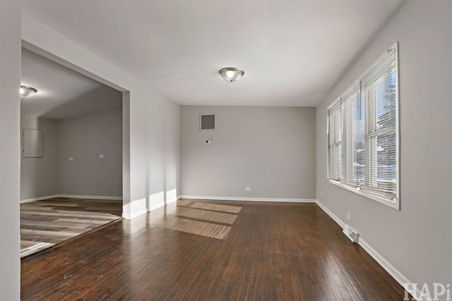 1310 N Poplar Avenue, Round Lake Beach, IL 60073