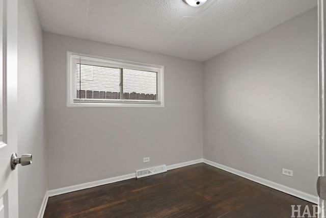 1310 N Poplar Avenue, Round Lake Beach, IL 60073