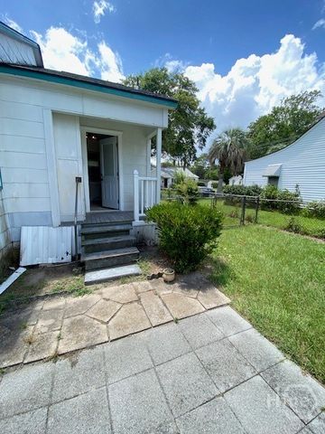 2206 E 41st Street, Savannah, GA 31404