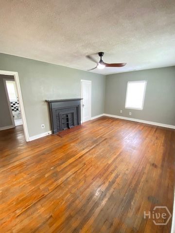 2206 E 41st Street, Savannah, GA 31404