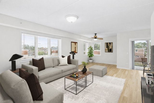 365 Graceland Avenue 205A, Des Plaines, IL 60016