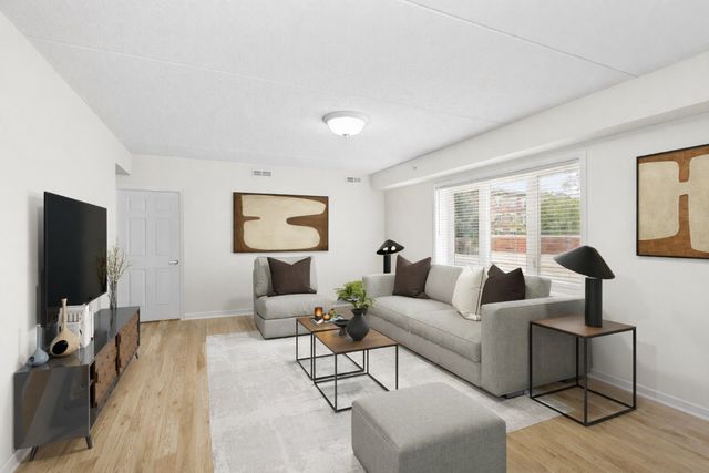 365 Graceland Avenue 205A, Des Plaines, IL 60016