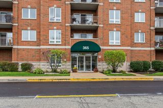 365 Graceland Avenue 205A, Des Plaines, IL 60016