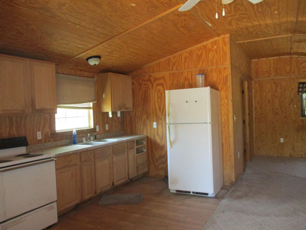 Image 2 of property listing at 9617 N Burma Road, Carlsbad, TX 76934