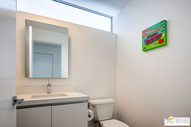 1009 Iris Lane, Palm Springs, CA 92264