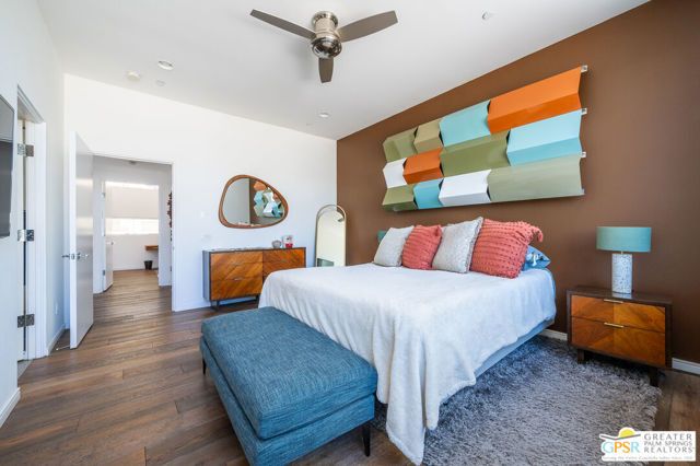 1009 Iris Lane, Palm Springs, CA 92264