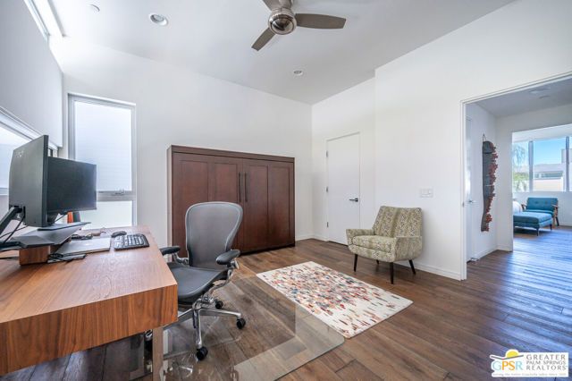 1009 Iris Lane, Palm Springs, CA 92264