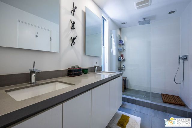 1009 Iris Lane, Palm Springs, CA 92264