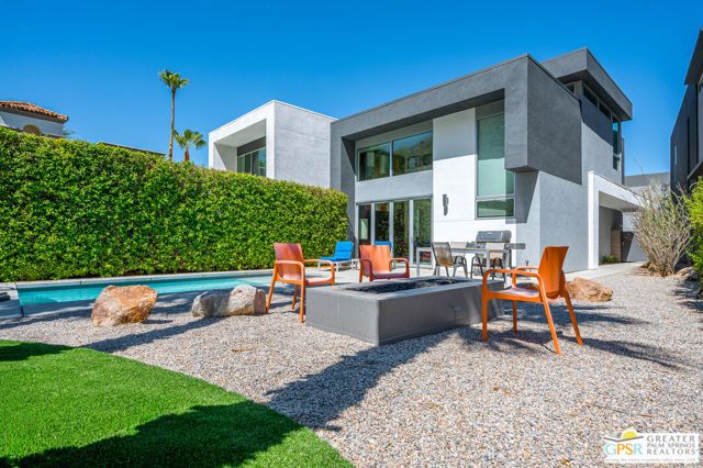 1009 Iris Lane, Palm Springs, CA 92264