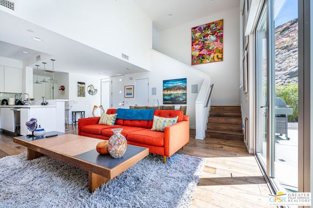 1009 Iris Lane, Palm Springs, CA 92264