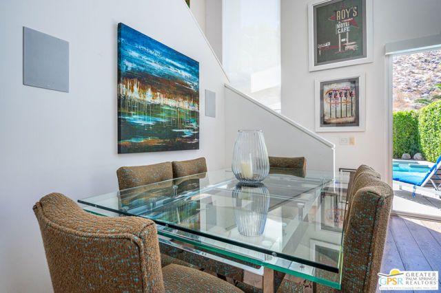 1009 Iris Lane, Palm Springs, CA 92264